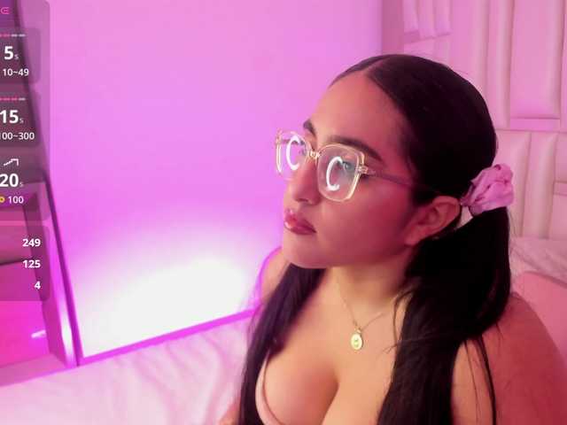 LuluWest live cam on BongaCams