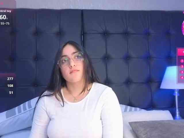 LuluWest Live Webcam on BongaCams