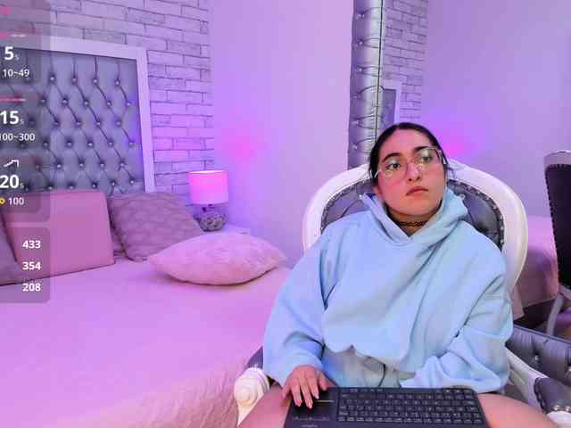 LuluWest webcam