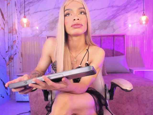 karinaadoll Sex Cam Show