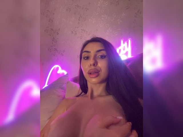 Sex chat gratuit in direct cu AlissiaDiamond20 pe BongaCams