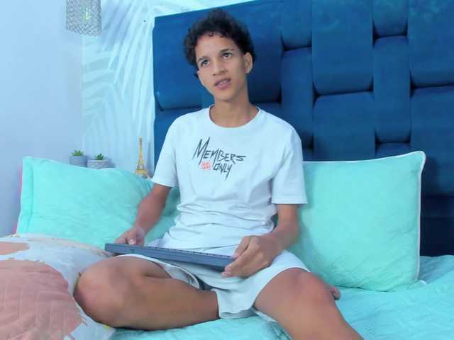 MidnightKing live webcam show