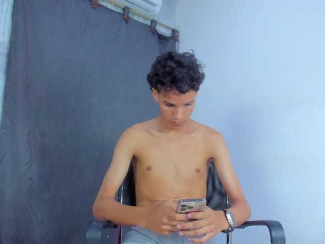 MidnightKing live webcam show