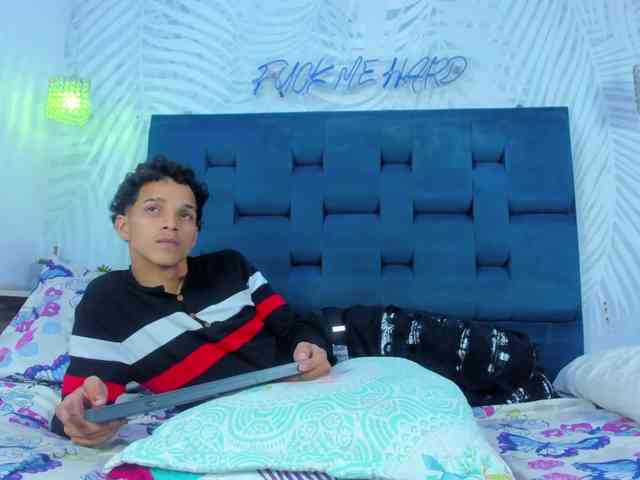 MidnightKing Sex Cam Show