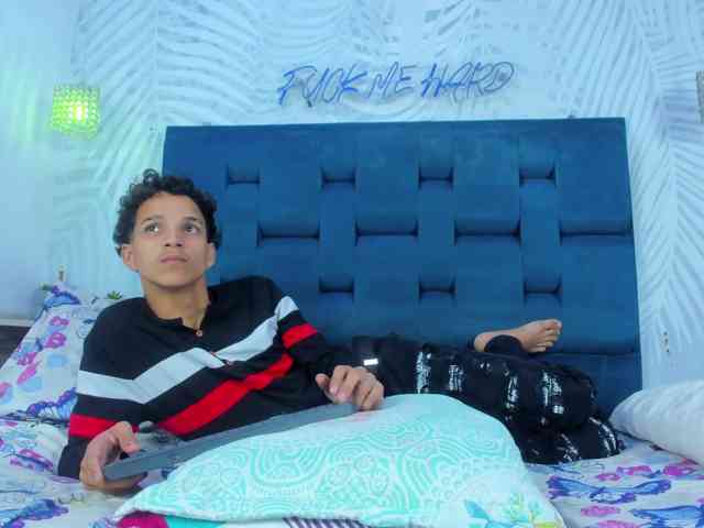 MidnightKing Sex Cam Show