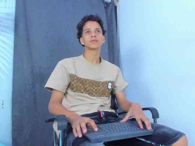 MidnightKing Live Webcam on BongaCams