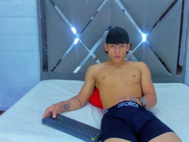 TemptKing, 18 y/o - Live Cam on BongaCams