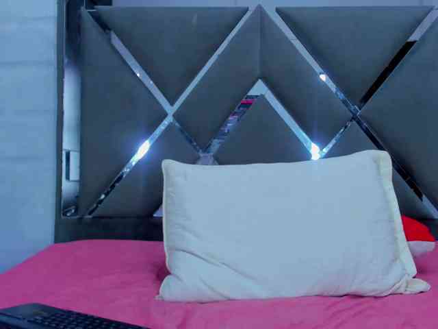 TemptKing Sex Cam Show