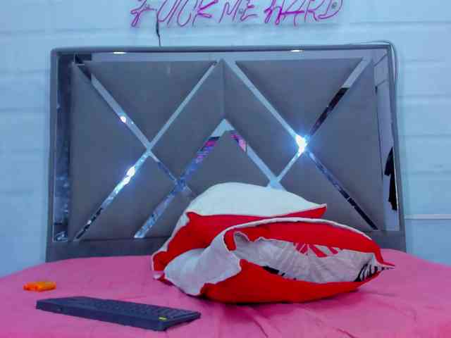 TemptKing Sex Cam Show