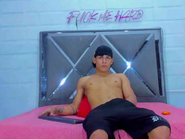 TemptKing Sex Cam Show