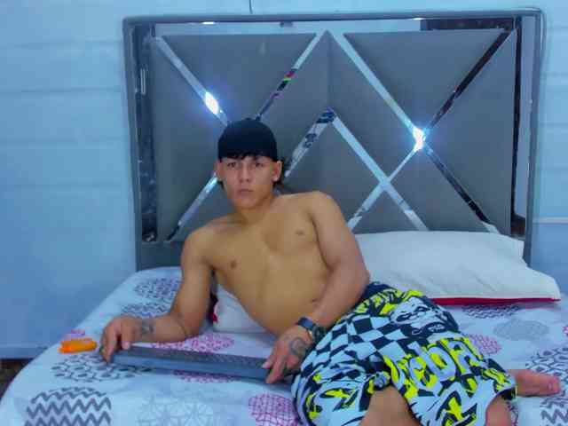 TemptKing Sex Cam Show