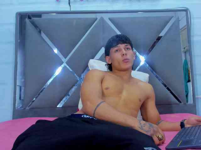 TemptKing Sex Cam Show