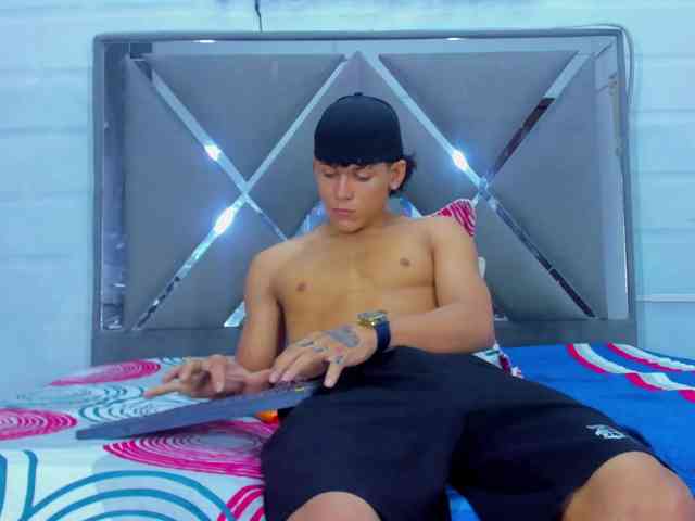TemptKing Sex Cam Show