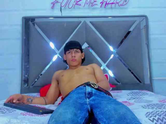 TemptKing Sex Cam Show