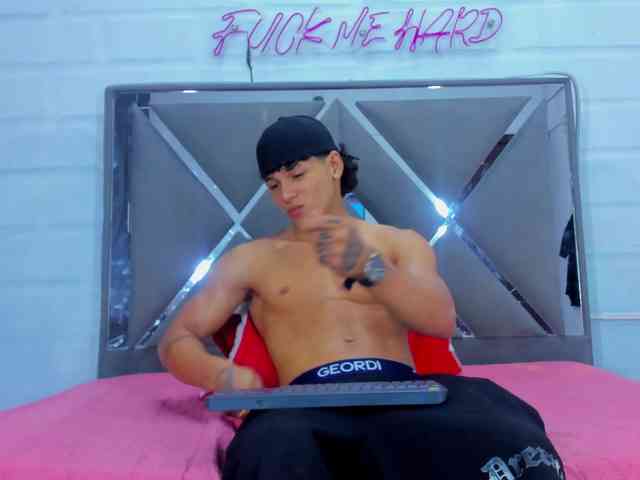 TemptKing Sex Cam Show