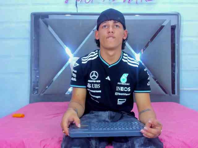 TemptKing Sex Cam Show