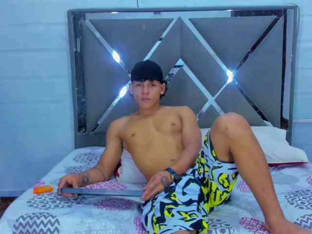 TemptKing Sex Cam Show