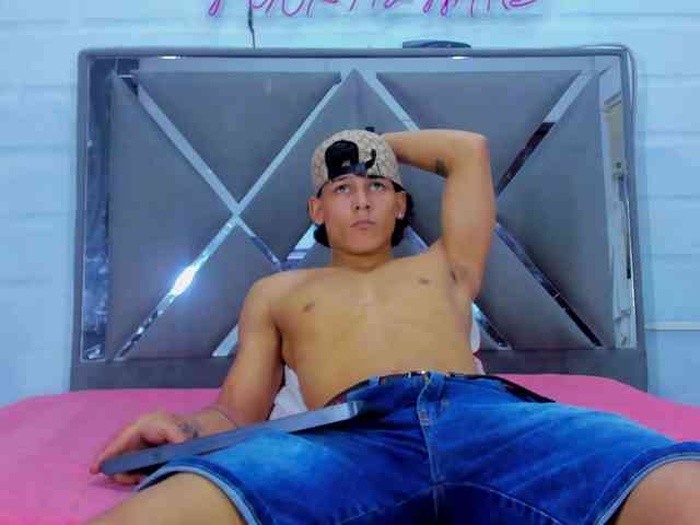 TemptKing Sex Cam Show