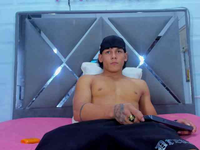 TemptKing Sex Cam Show