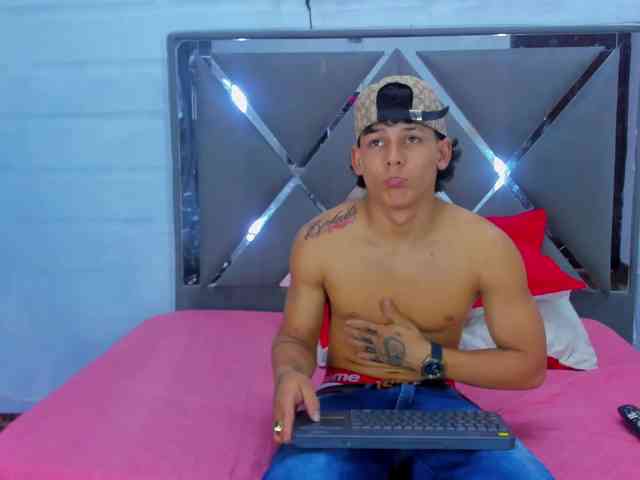 TemptKing Sex Cam Show