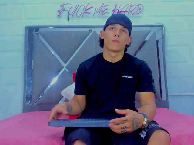 TemptKing Sex Cam Show