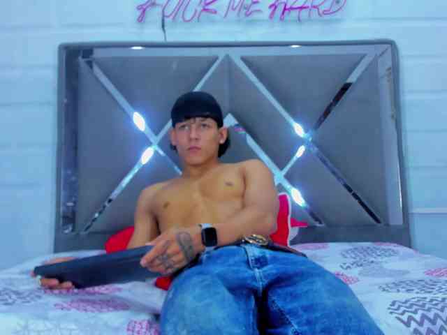 TemptKing Sex Cam Show