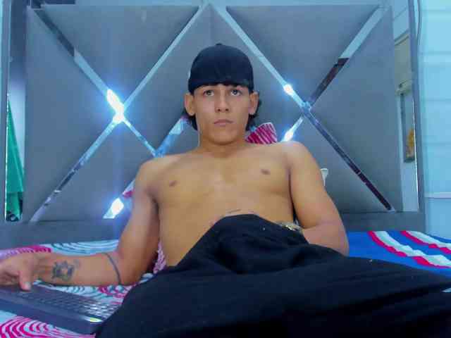 TemptKing Sex Cam Show