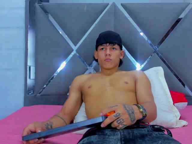 TemptKing Sex Cam Show