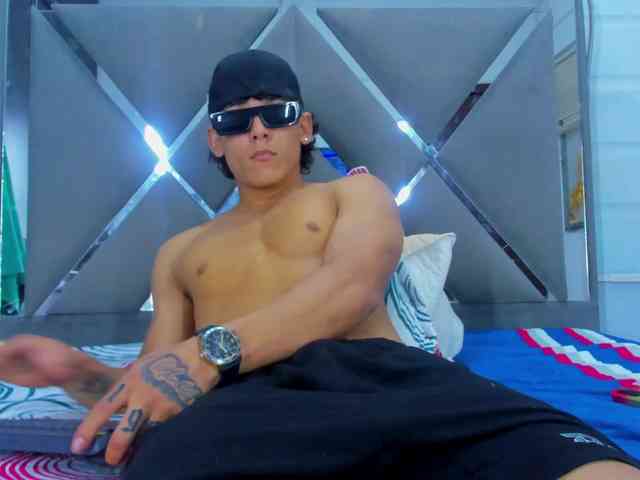 TemptKing Sex Cam Show