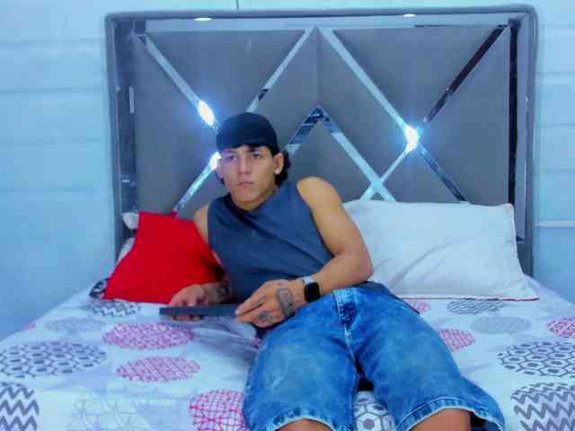 TemptKing Sex Cam Show