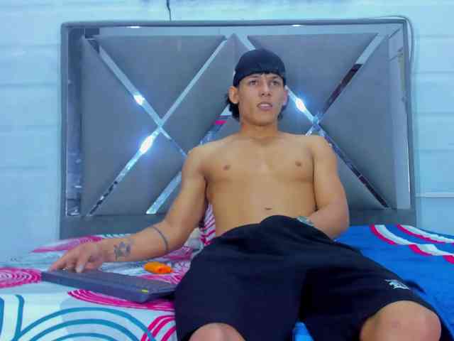 TemptKing Sex Cam Show