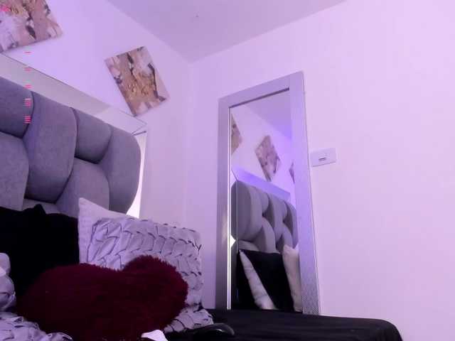 Sophiavegga live cam on BongaCams