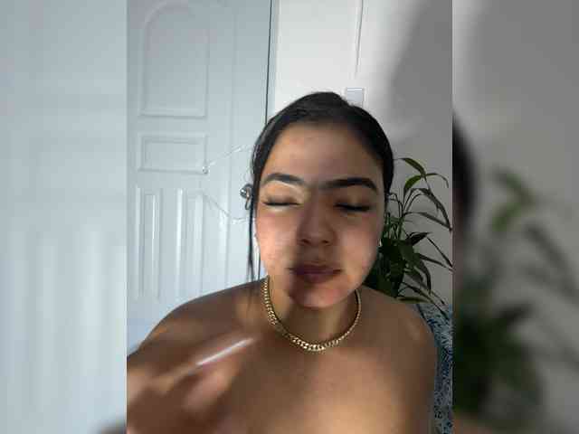 Latina-vibe99 webcam