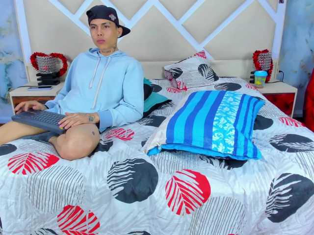 TwinFlameX live cam on BongaCams