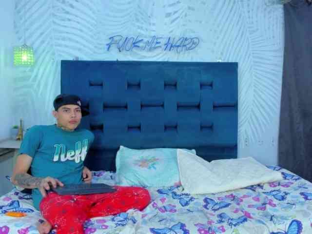 TwinFlameX Sex Cam Show