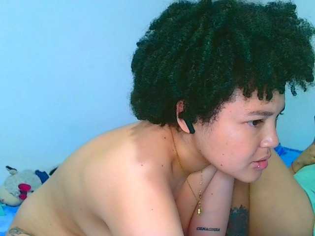 VaneyMia live cam preview