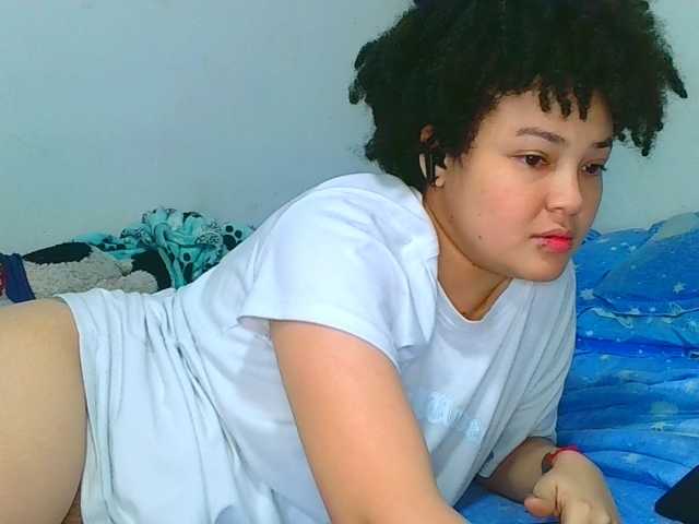 VaneyMia live cam on BongaCams