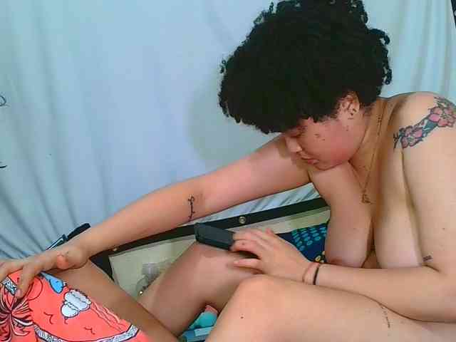 VaneyMia webcam