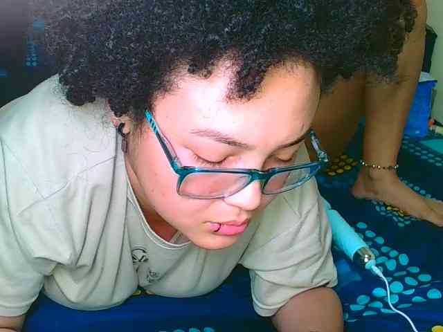 VaneyMia webcam