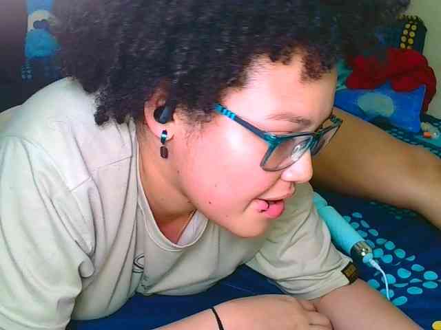 VaneyMia webcam