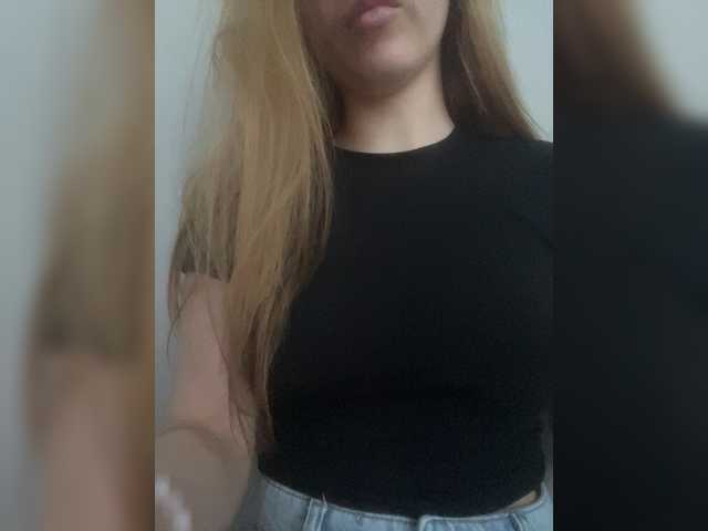 Meow18-1 live cam on BongaCams