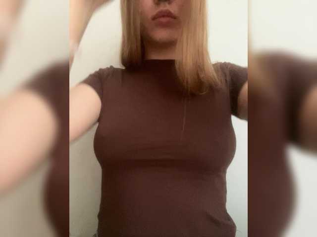 Meow18-1 live cam on BongaCams