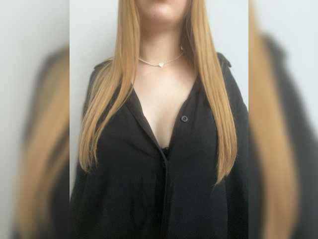 Meow18-1 live cam on BongaCams