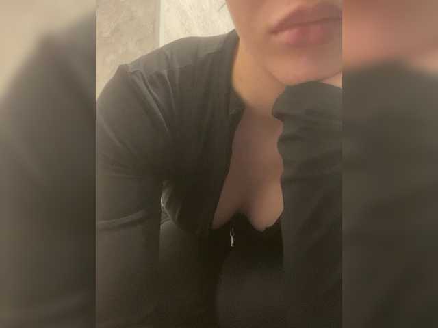 Meow18-1 live cam on BongaCams