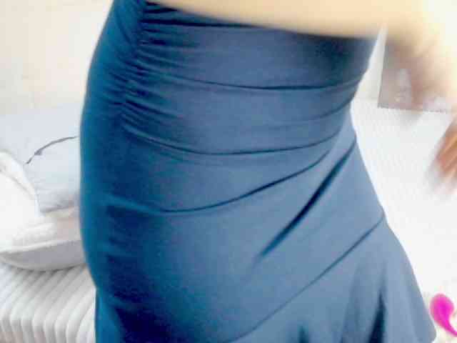 Alicce-silkyy webcam