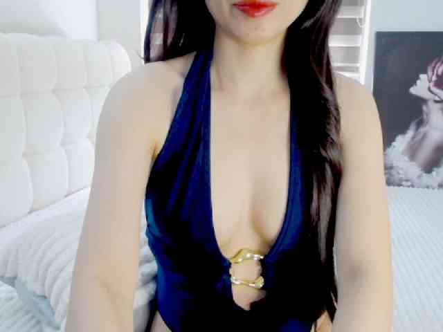 Alicce-silkyy webcam