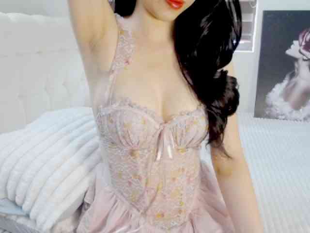 Alicce-silkyy webcam