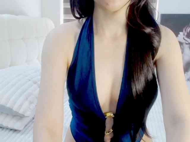 Alicce-silkyy webcam