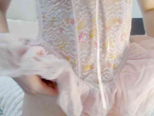 Alicce-silkyy webcam