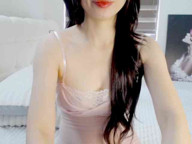 Alicce-silkyy webcam
